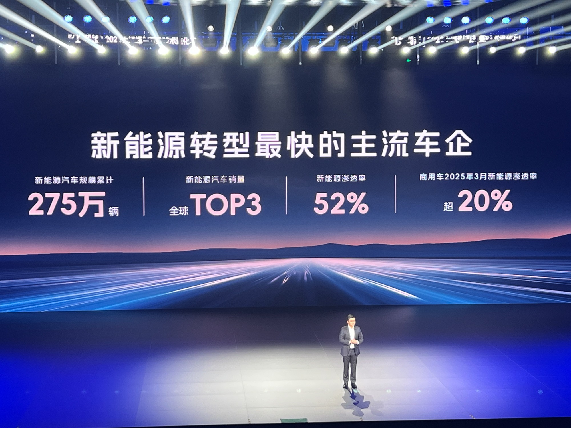 技术“去高端化”，五菱为何总能踩中用户的心跳？