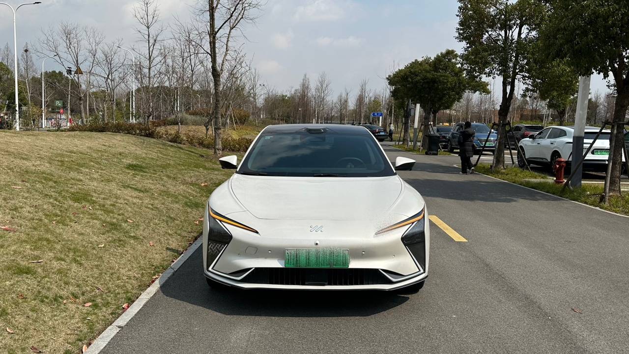 独立试驾智己L7：驾控如此令人愉悦，为啥销量立不起来