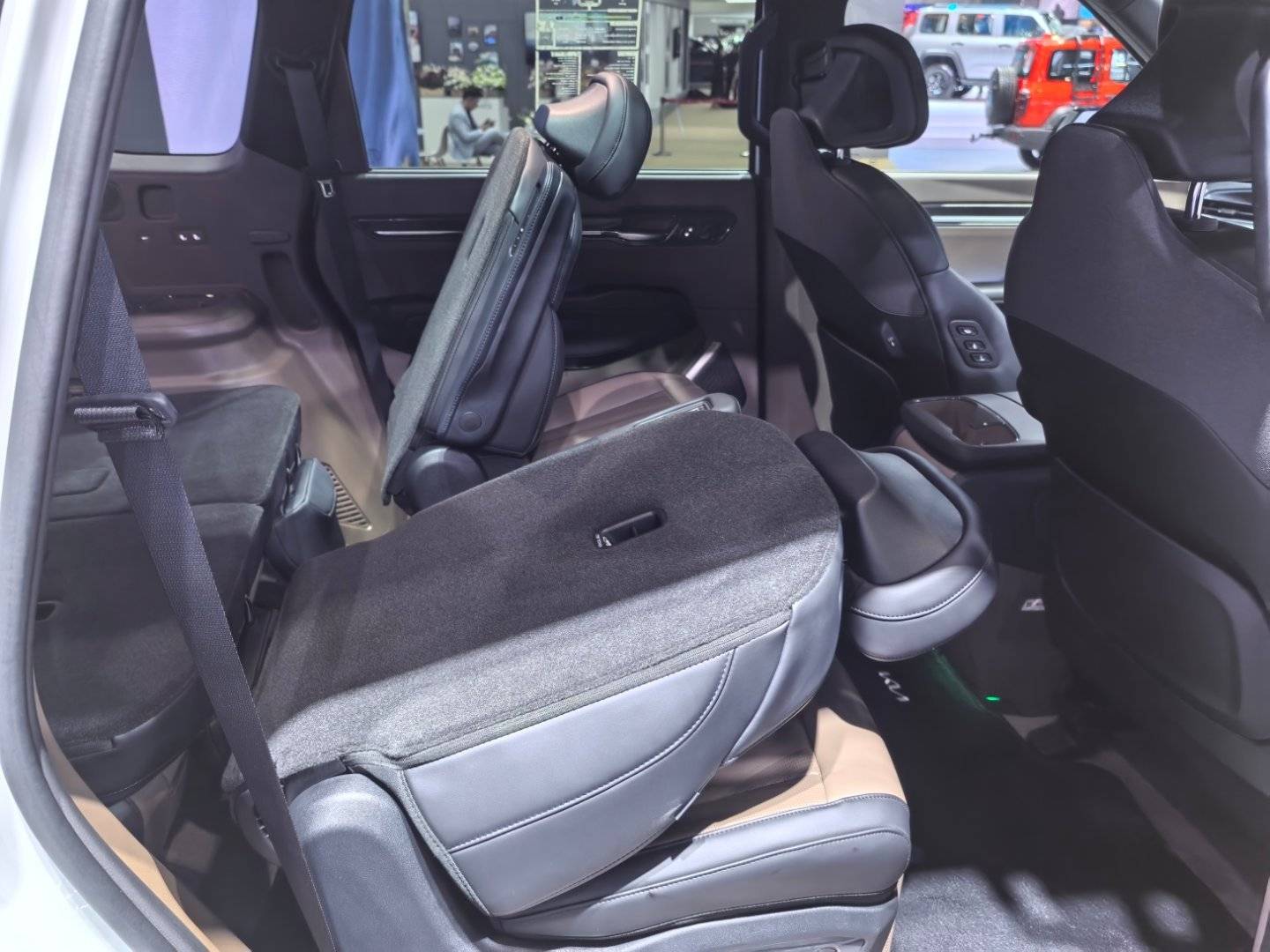 起亚EV9 GT-Line海外实拍：卖向北美大块头纯电SUV，国内难有市场