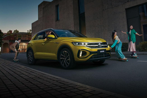 10万预算选合资紧凑SUV！大众2025款改款探歌，该怎么选？