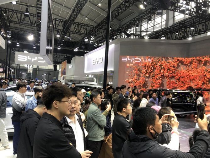 兆瓦闪充油电同速，比亚迪汉L沈阳国际车展震撼上市