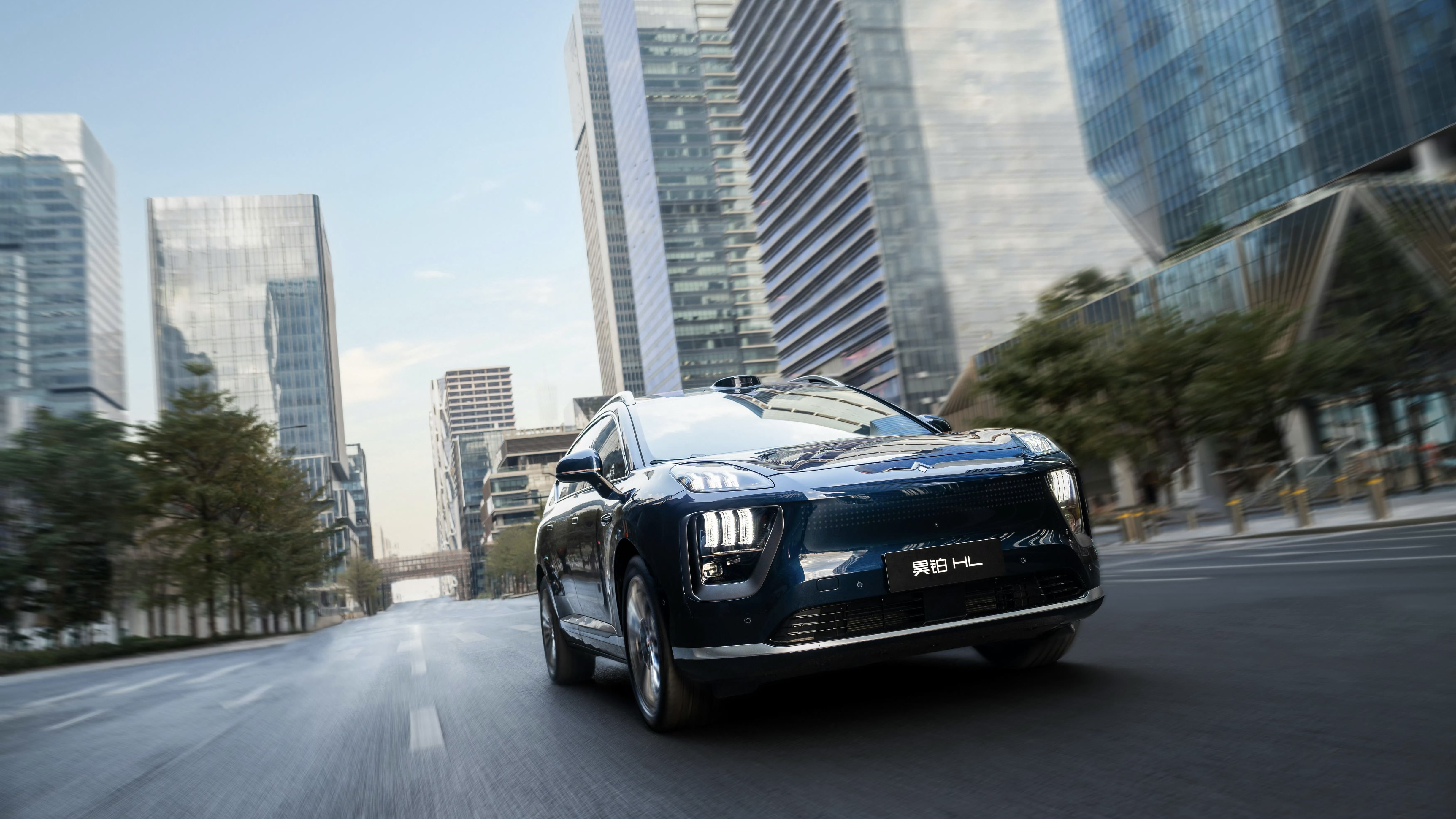 昊铂HL与理想L8：30万级增程SUV，哪款是你的心头爱？