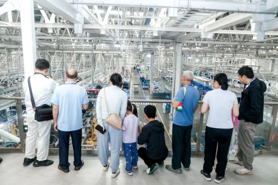 广汽Honda华南大区P7首批车主交付仪式