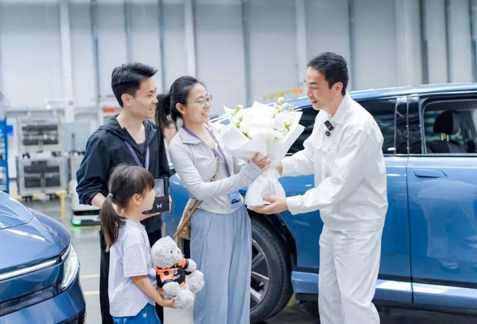 广汽Honda华南大区P7首批车主交付仪式