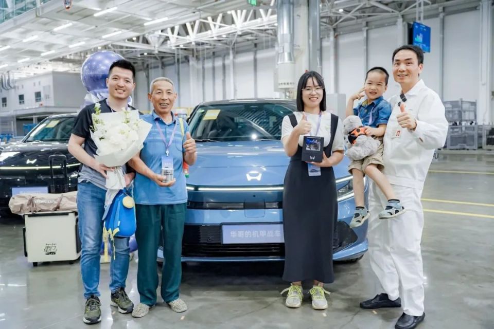广汽Honda华南大区P7首批车主交付仪式