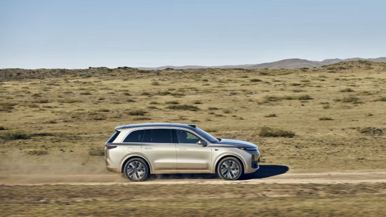 昊铂HL与理想L8：30万级增程SUV，哪款是你的心头爱？