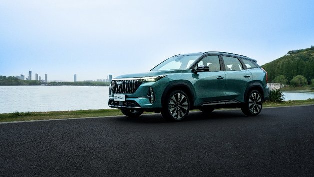 燃油SUV王者归来！“新一代三好SUV”第四代博越L上市限时价9.29万起