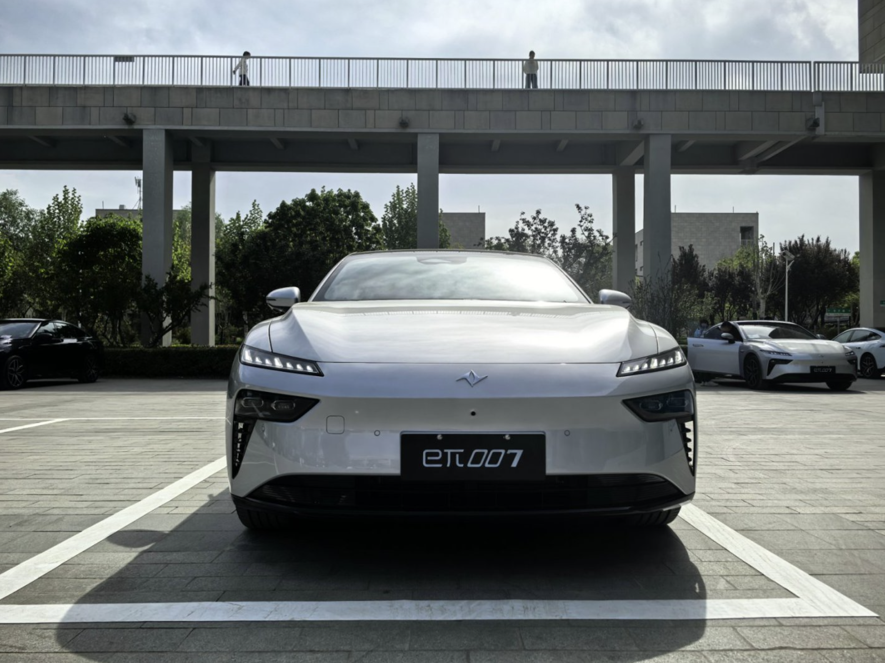 试驾东风奕派2025款eπ007，国民轿跑名副其实