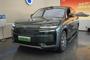 腾势N9操控灵活，窄路掉头“一把过”，重新定义大型SUV的灵动