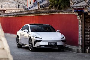 2025 款东风奕派 eπ007 即将上市！轴距 2915mm