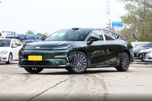 银河星耀8掀桌，限时11.58万起，还是C级车，双动力可选