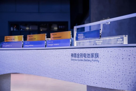 稳步增长 吉利汽车一季度营收725亿 归母净利润56.7亿元
