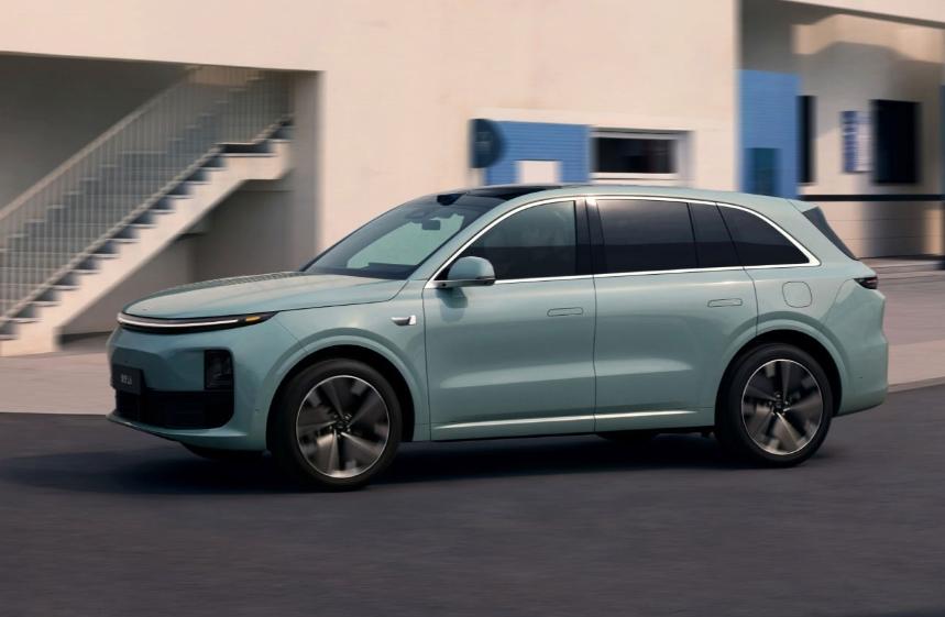同为大五座SUV，传祺向往S7和理想L6，谁是更懂家庭出行的超值之选？