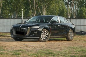 累计销量破60万辆，长近5米，轴距2920mm，搭1.5T动力，家用合适