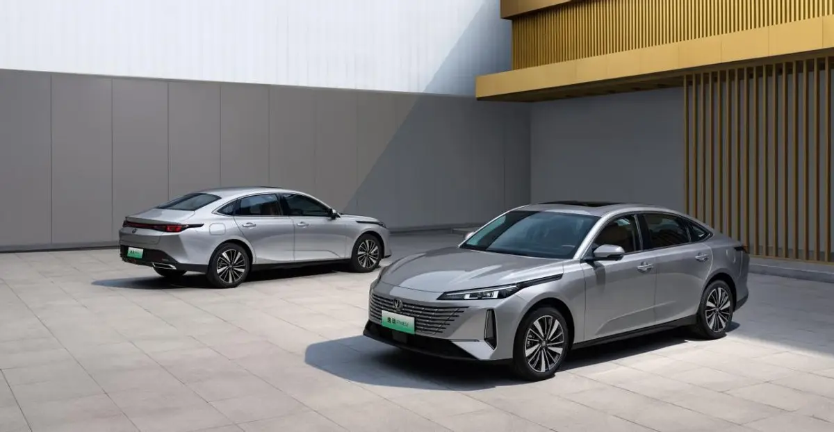 2025款第三代逸动新蓝鲸限时5.19万元起！重新定义家轿价值标杆