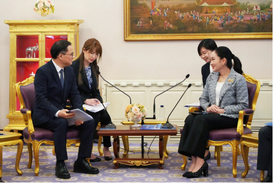 泰国总理会见长安汽车朱华荣 祝贺罗勇工厂投产