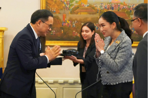 泰国总理会见长安汽车朱华荣 祝贺罗勇工厂投产