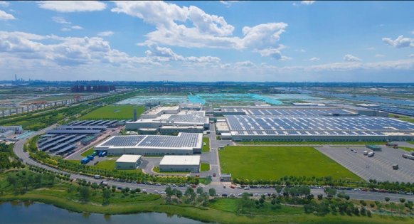 bZ5新车进化下！一汽丰田“双向奔赴”定义合资车企新典范