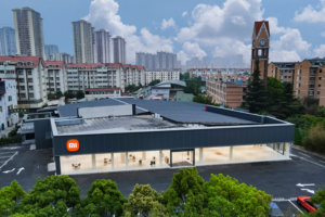小米汽⻋昆明日新东路店营业，开启智慧出行新篇章
