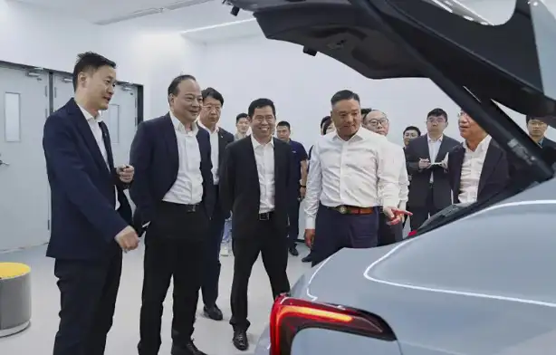危机边缘，从销冠到破产审查，哪吒未来路在何方？