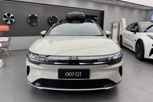 到店实拍19.99万的极氪007GT，去掉选装件之后还能帅吗？