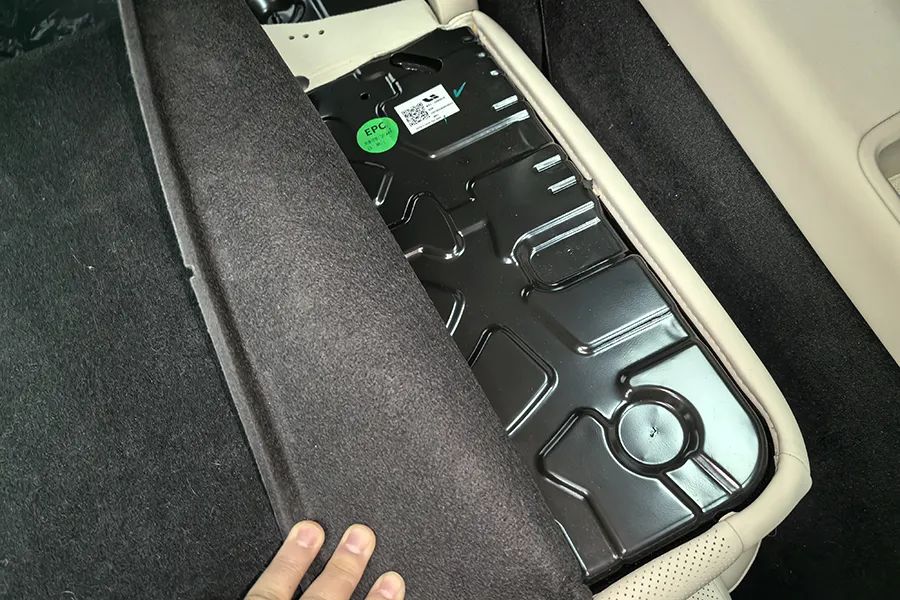 理想MEGA拆车：只要你能接受外观，其余都无可挑剔！