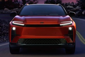 2026款丰田C-HR，自研紧凑型纯电SUV，5秒破百，带换挡拨片
