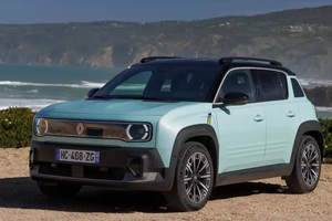 雷诺4 E-Tech有望年内在海外上市！定位电动小型SUV