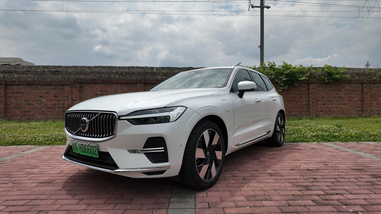 试驾沃尔沃XC60 T8：西装暴徒的温柔陷阱