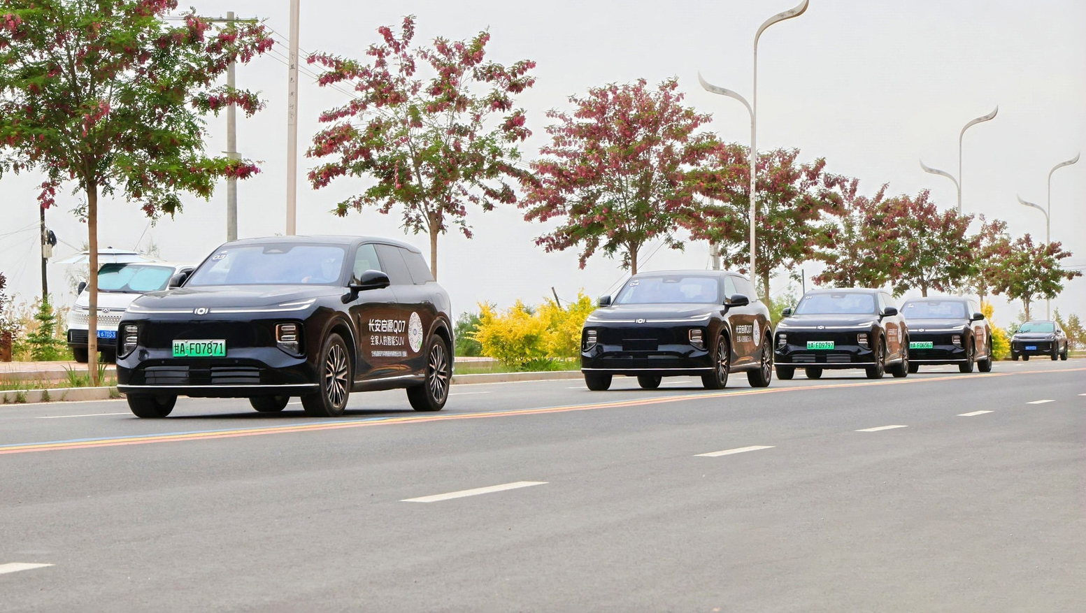 不到13万，买2.9米轴距插混SUV，纯电215km？一个缺点实在忍不了
