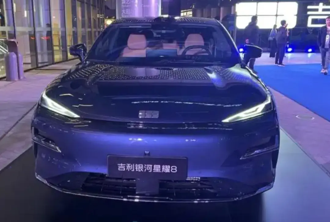 吉利的新车终于来了！11万出头的中大型轿车，比亚迪汉不好卖了