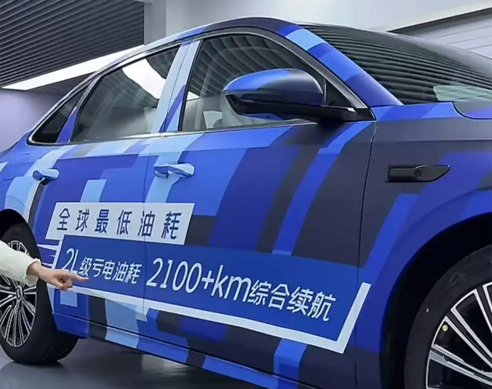 吉利银河全新轿车谍照曝光，综合续航超2100km，年内就上市
