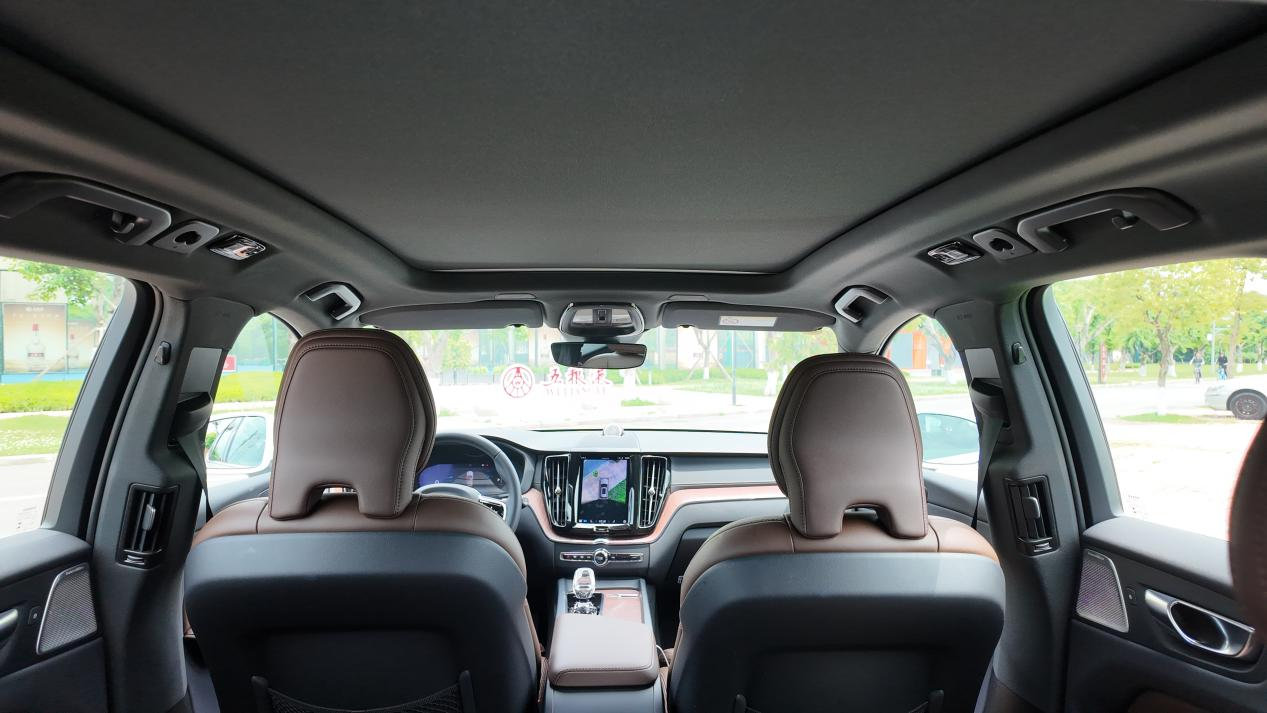 试驾沃尔沃XC60 T8：西装暴徒的温柔陷阱