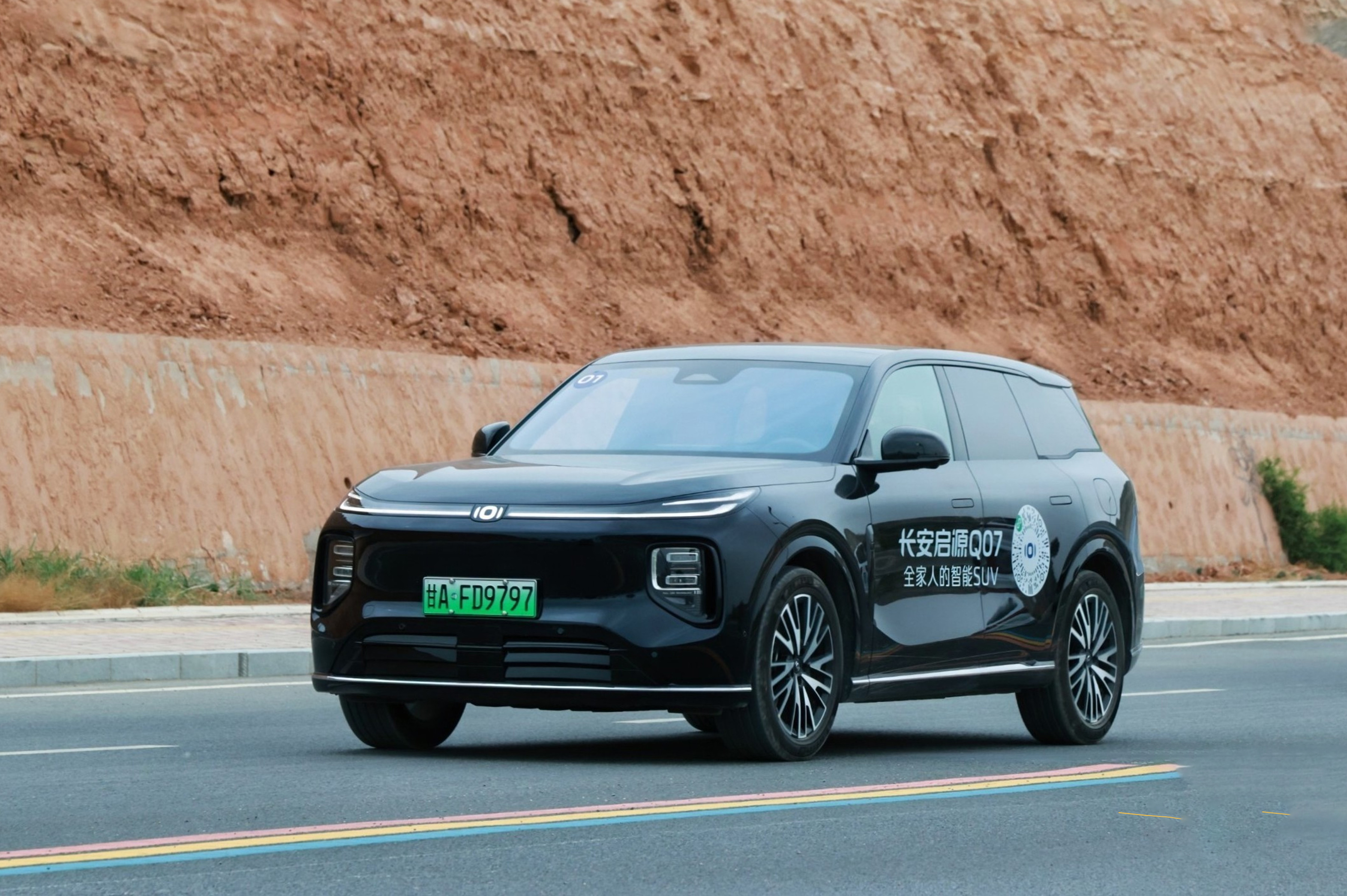 不到13万，买2.9米轴距插混SUV，纯电215km？一个缺点实在忍不了