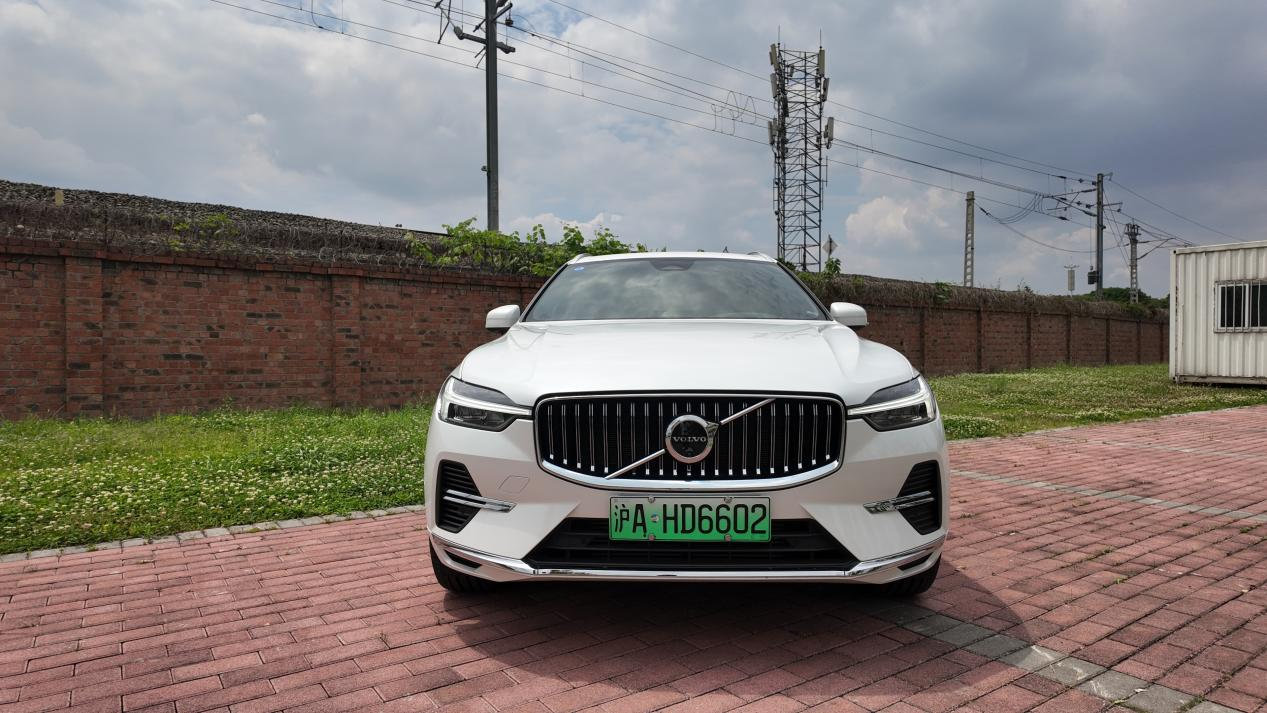 试驾沃尔沃XC60 T8：西装暴徒的温柔陷阱