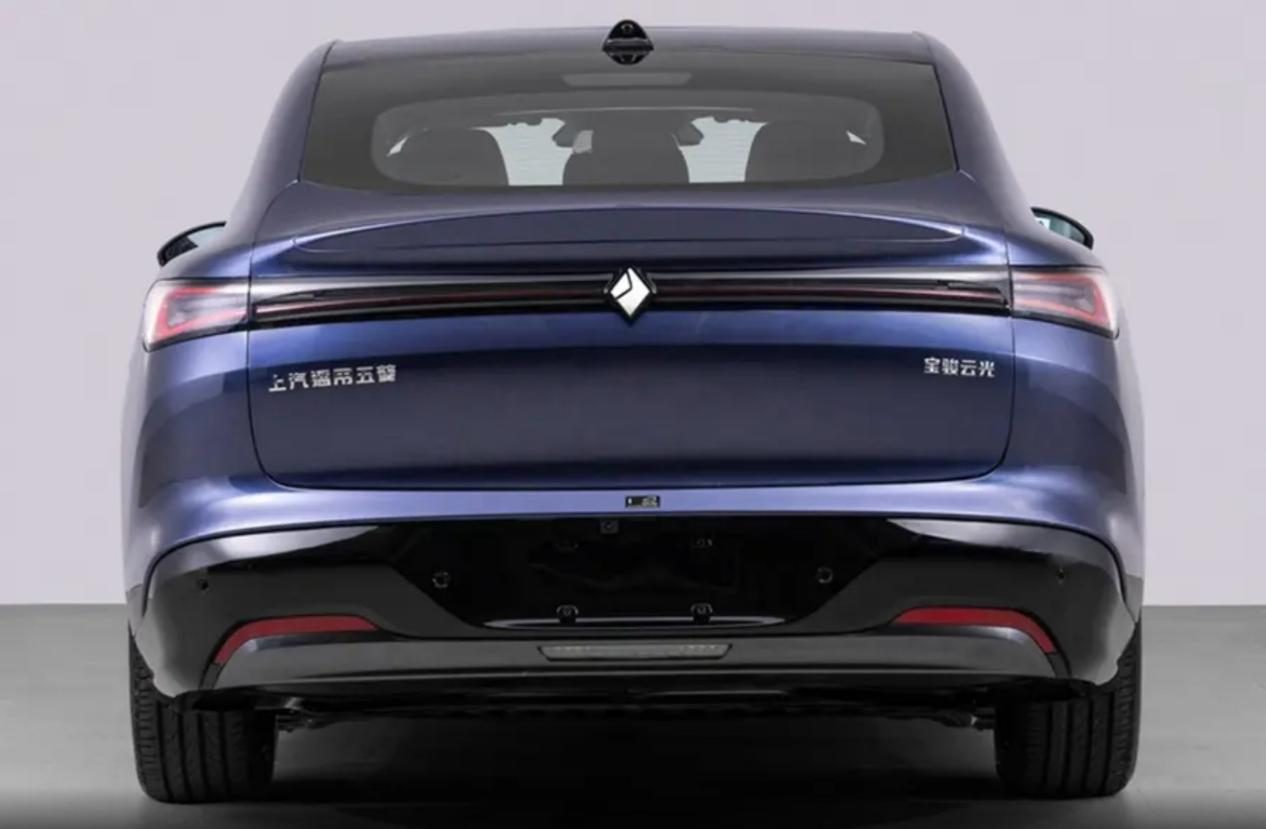宝骏享境PHEV，12万级插混轿车，标配荷兰KONI软硬可调减震