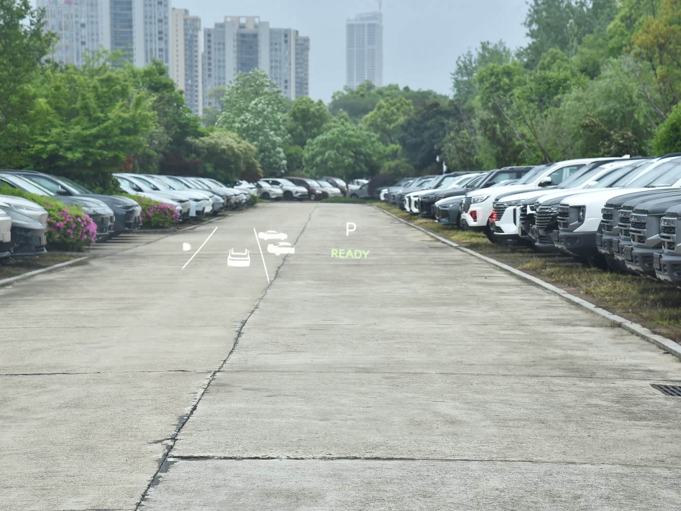 不到13万，买2.9米轴距插混SUV，纯电215km？一个缺点实在忍不了