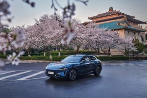 小米SU7又陷“翘边”质量风波，YU7“吃瓜落儿”？