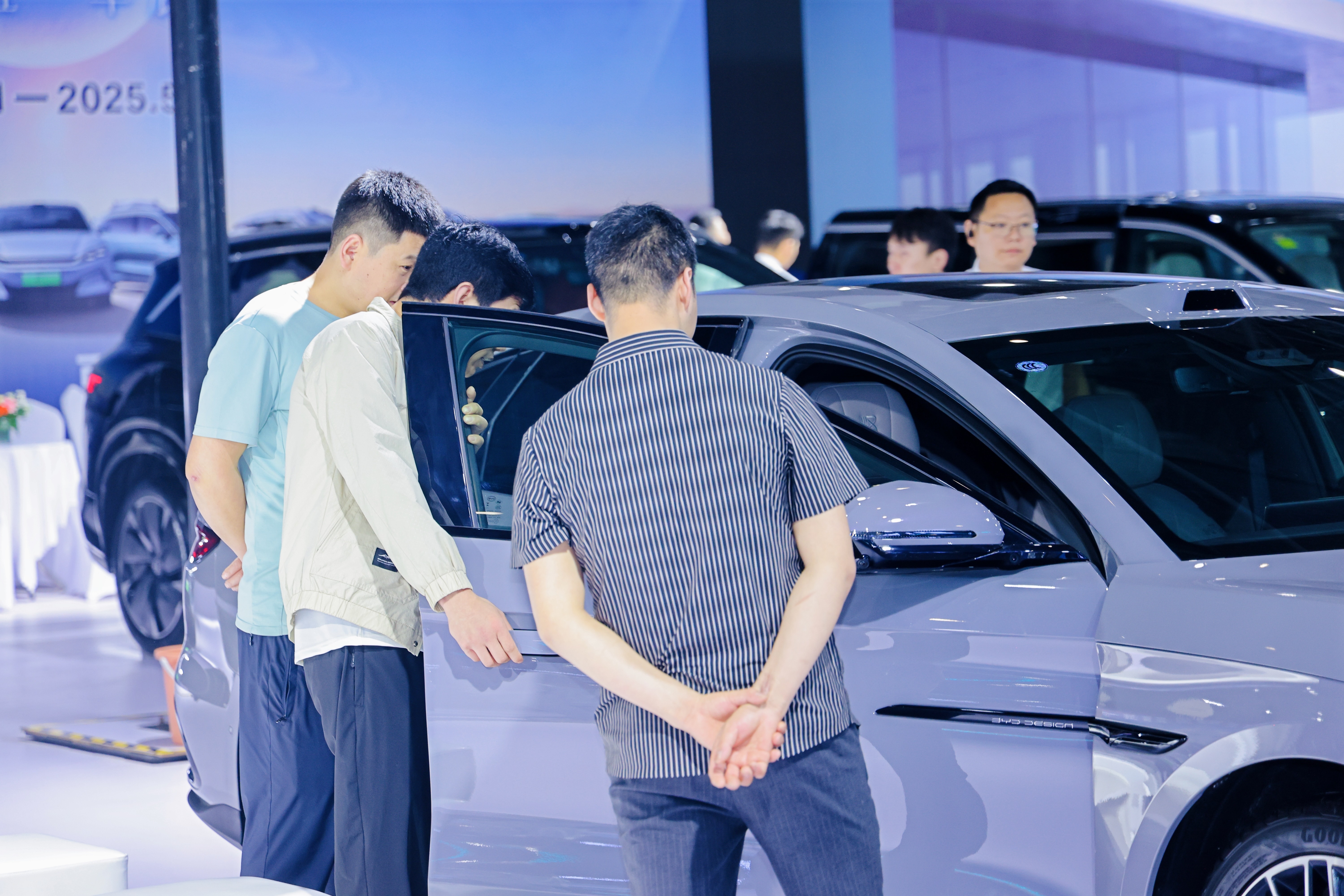 比亚迪旗舰汉L、唐L成都震撼上市，重新定义20-30万级市场价值标杆‌