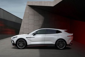 阿斯顿·马丁推出SUV，配4.0T V8发动机，3.3秒破百，造型梦幻