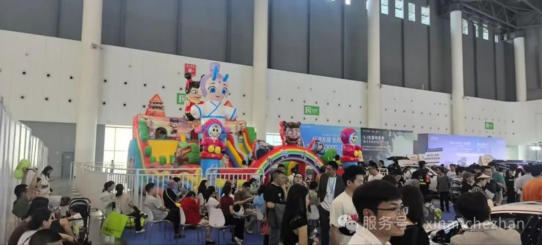 2025第13届西南(成都)国际汽车博览会暨新能源汽车展览会盛大开幕