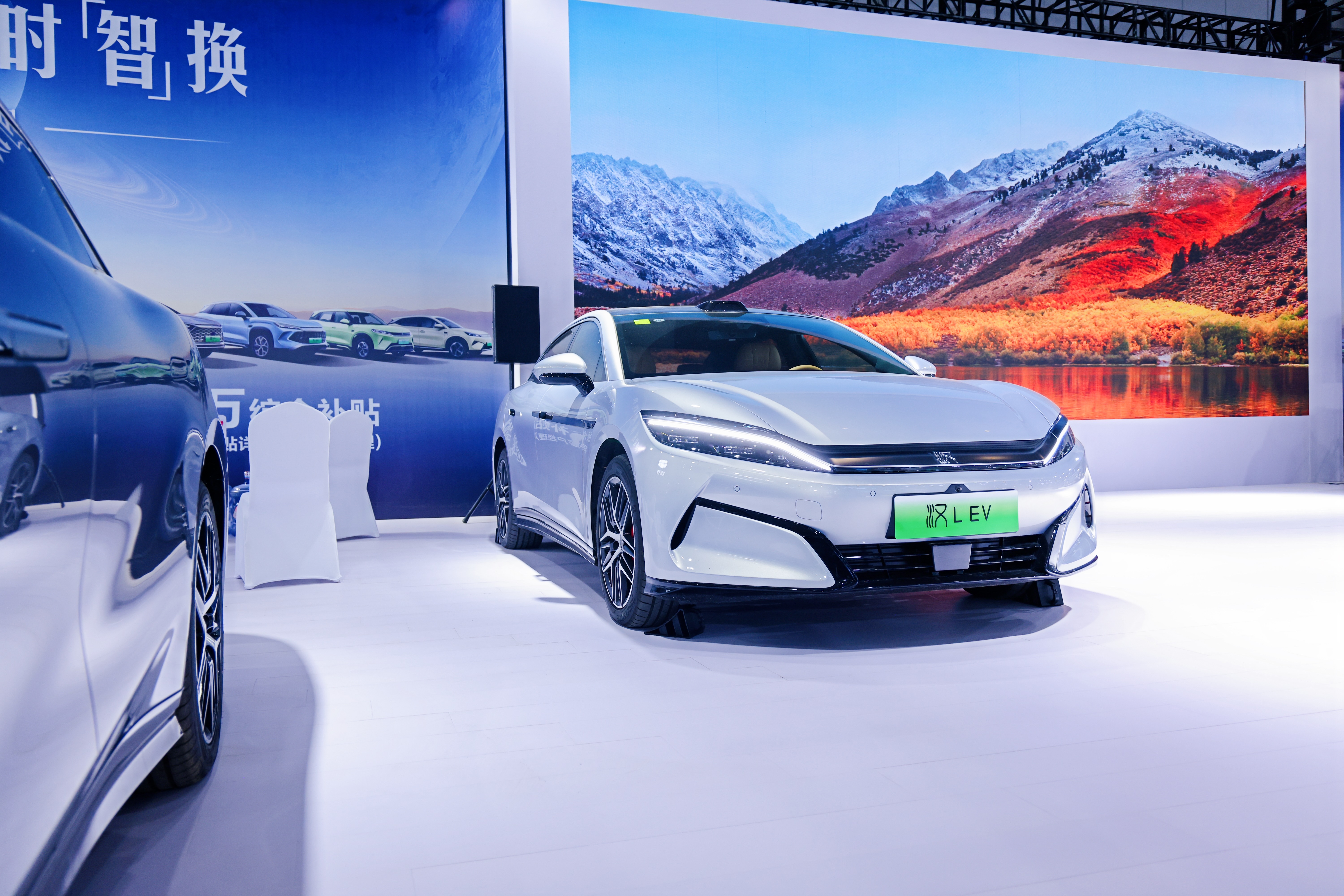 比亚迪双旗舰汉L唐L登陆成都， 新能源赛道再树价值标杆