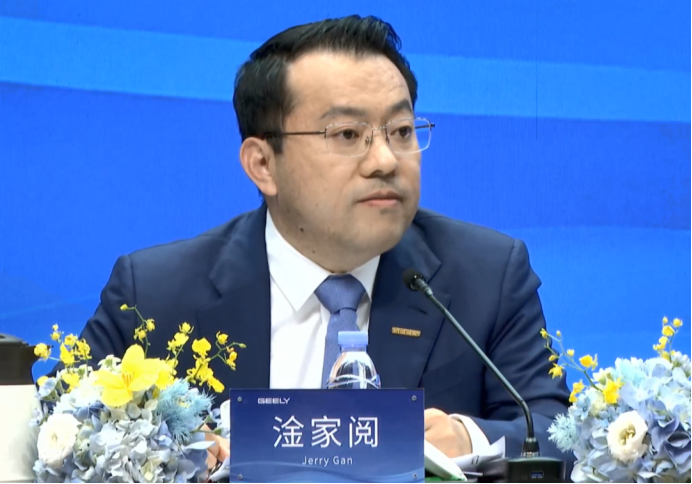 从大众到吉利，为何汽车巨头总热衷于「整合」？