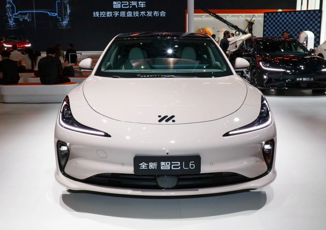 2025款智己L6，400V架构改为800V，但加速变慢，续航变短