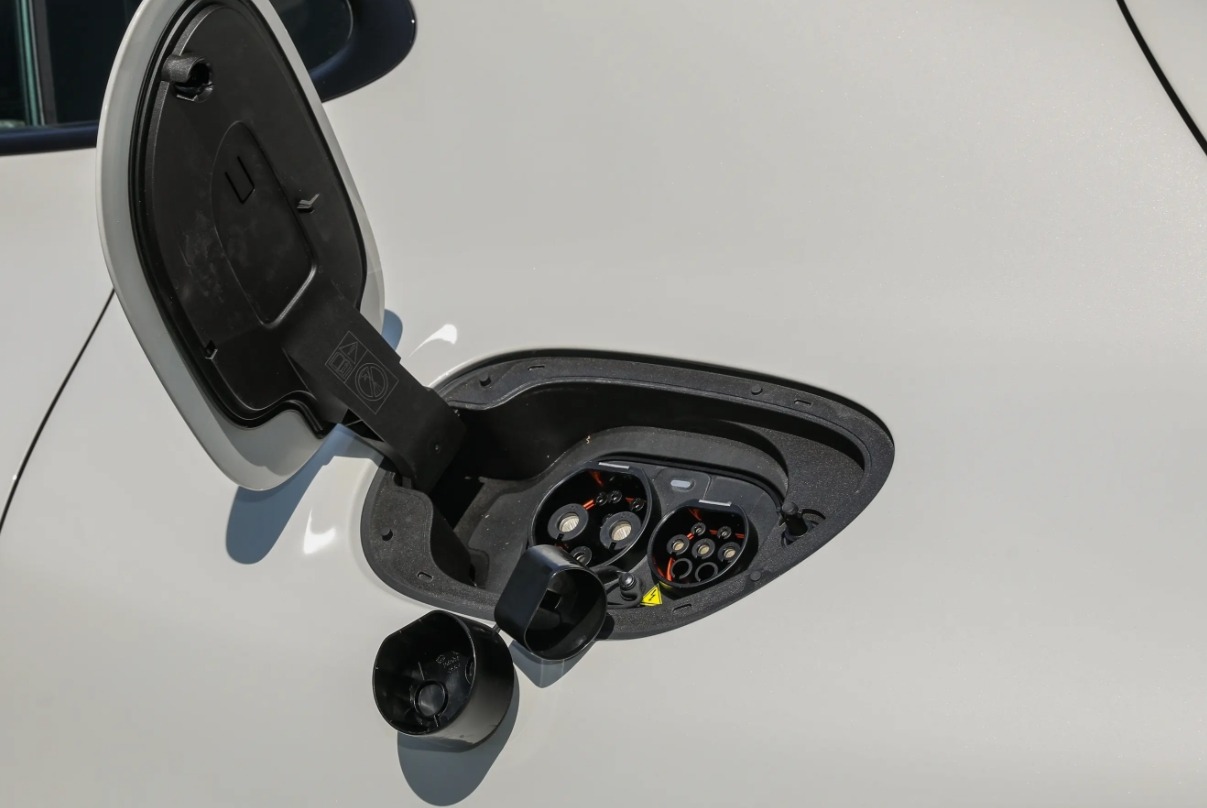 2025款智己L6，400V架构改为800V，但加速变慢，续航变短