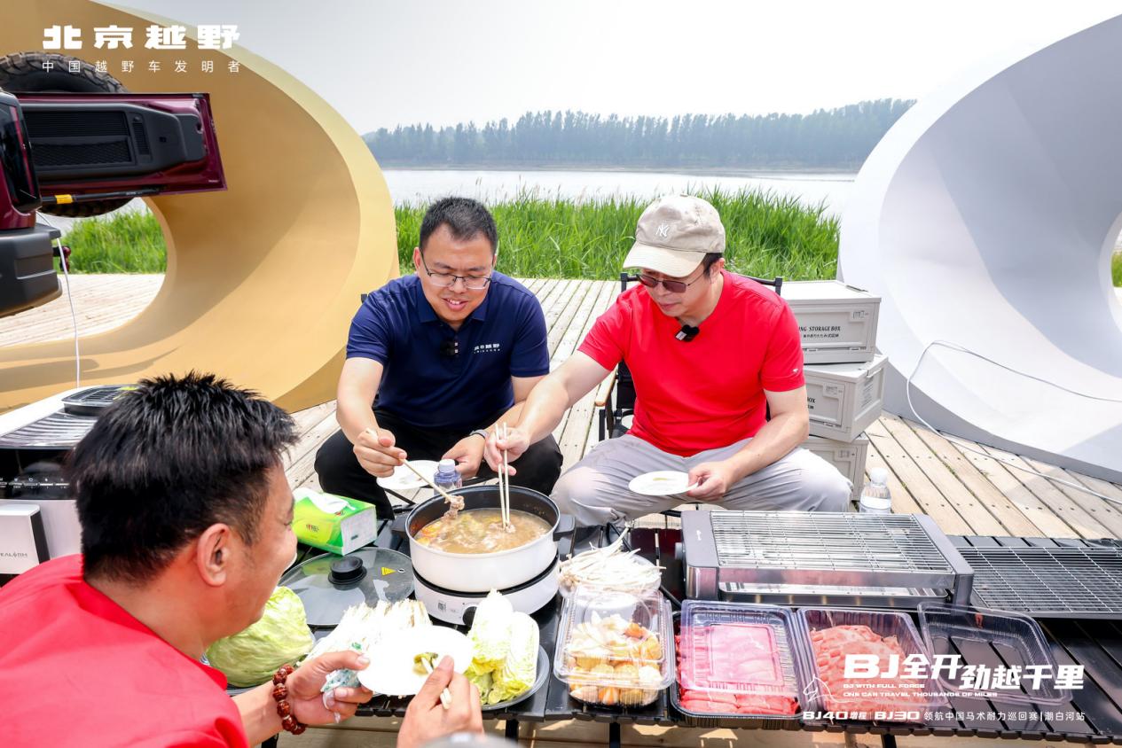 北京越野携BJ40增程和BJ30，亮相2025年中国马术耐力巡回赛