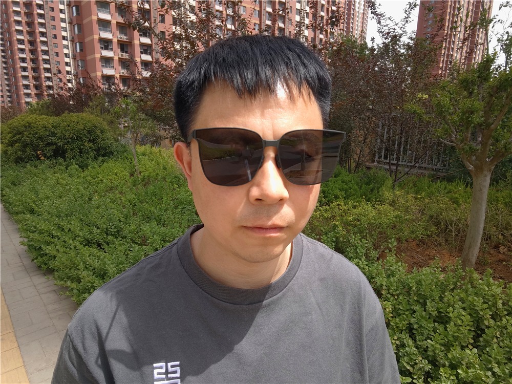 米家超薄折叠偏光太阳镜体验：方框时尚折叠设计，通勤户外全能搭