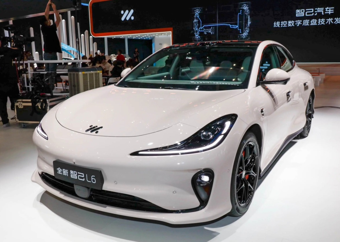 2025款智己L6，400V架构改为800V，但加速变慢，续航变短