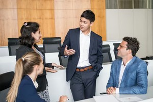 宝马“变革者奖学金”升级，中国学子领航数字化未来
