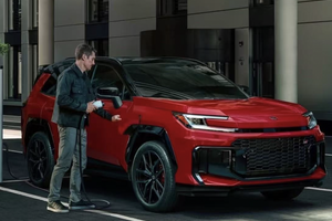 全新一代丰田RAV4首发，三种外观，但没有纯电